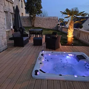 Luxueuse Au Pied Du Château , Dinan France
