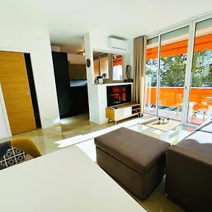Climatise 600m De La Appartement